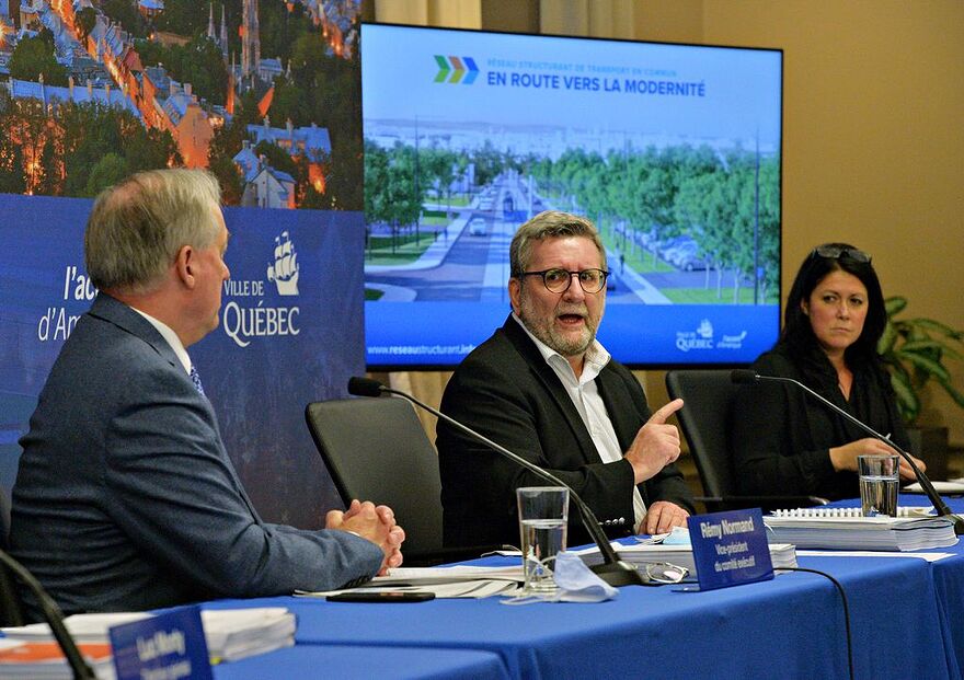Le maire de Qubec a comment lundi le rapport dfavorable du Bureau daudiences publiques sur lenvironnement envers le projet de tramway