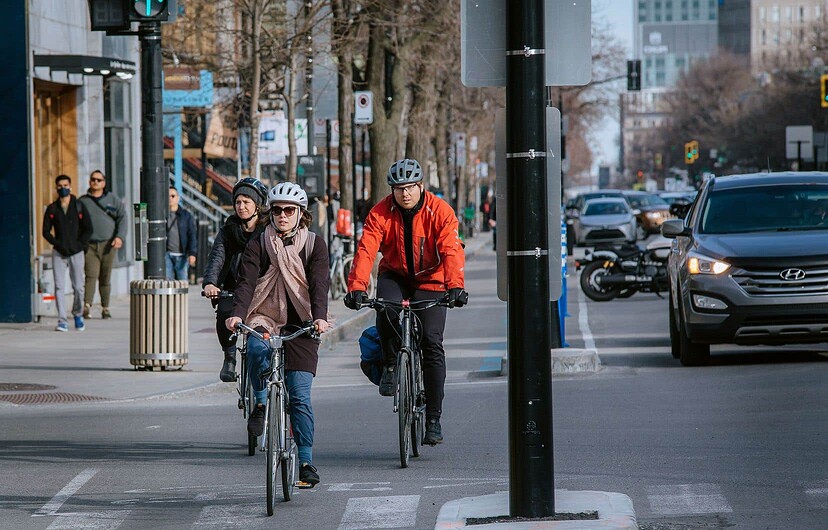 Vélo Québec juge que dans le but de protéger les plus vulnérables, il est nécessaire de tenir compte du taux de dangerosité plus élevé des camions légers et des véhicules utilitaires sport.