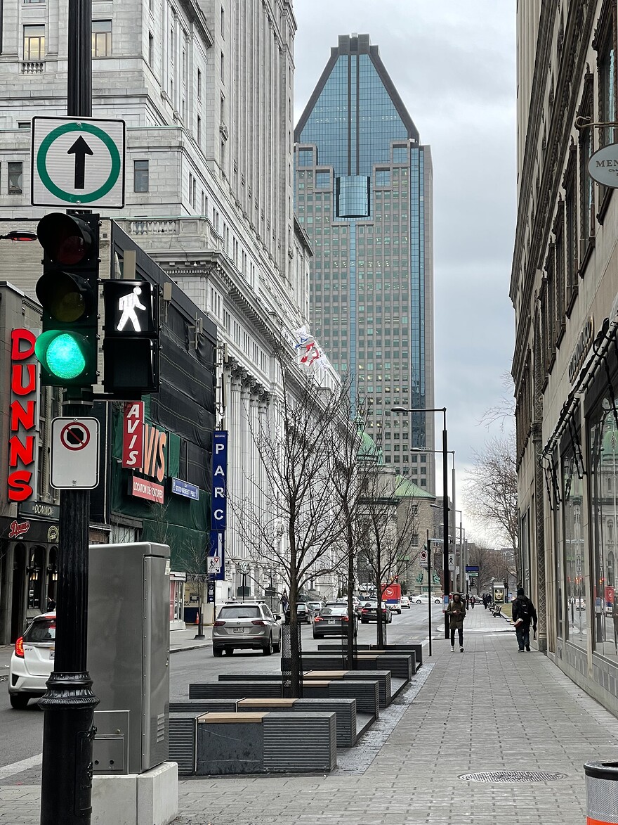 Rue Metcalfe vue vers le sud depuis Sainte-Catherine