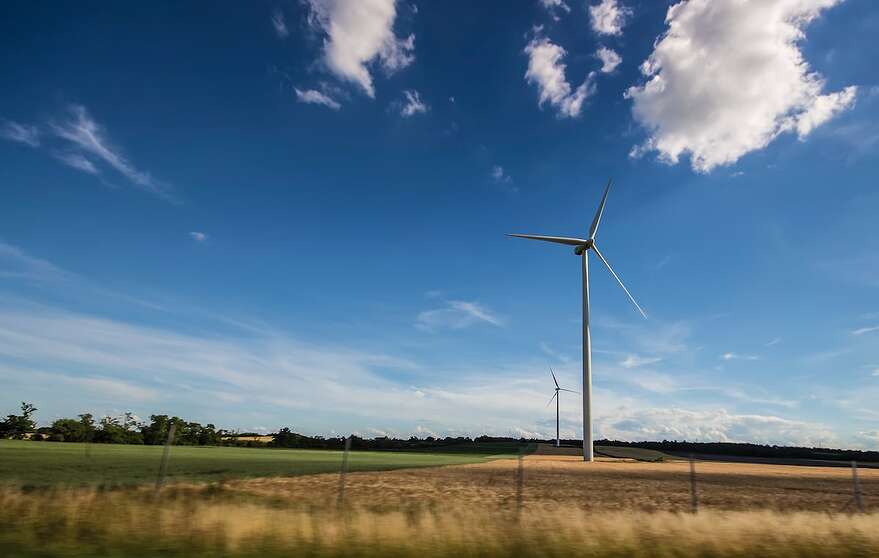 L'étude montre que les trois quarts des municipalités impliquées dans des projets éoliens reçoivent annuellement moins de 100 $ par habitant provenant de la rente éolienne, alors que 51,6 % reçoivent moins de 50 $.