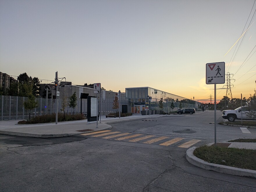 PXL_20251003_223742764