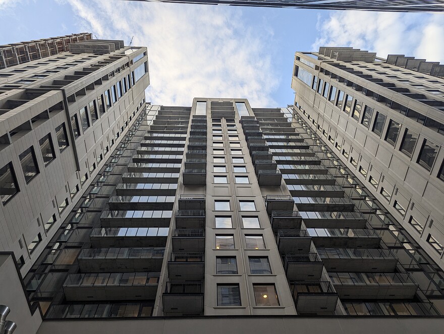 PXL_20250913_222931220