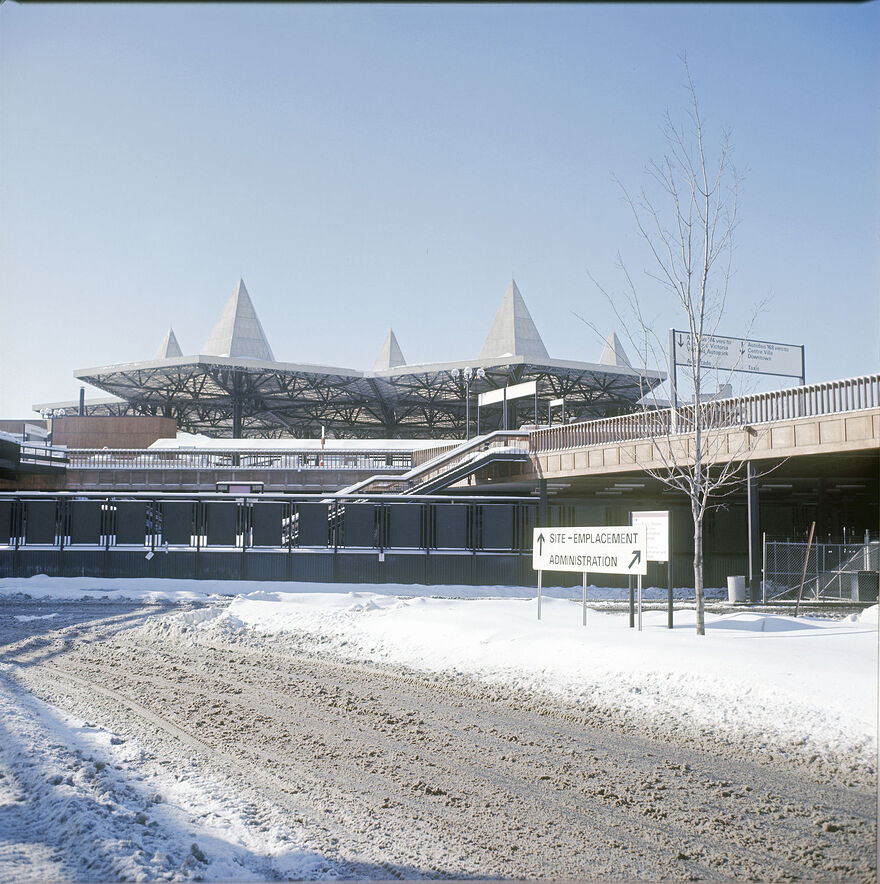 06M_P586S1SS1D1967-013_012