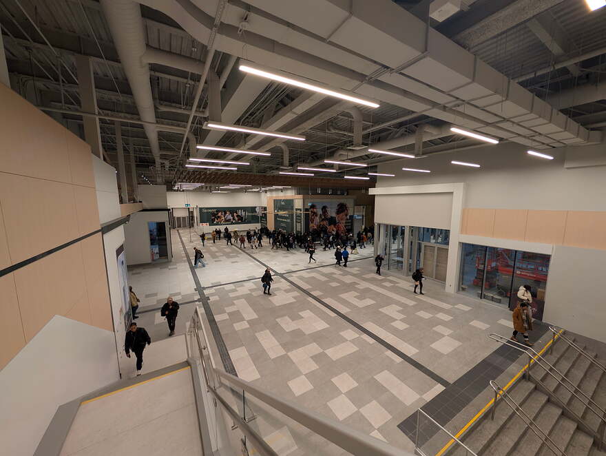 PXL_20251110_210259277