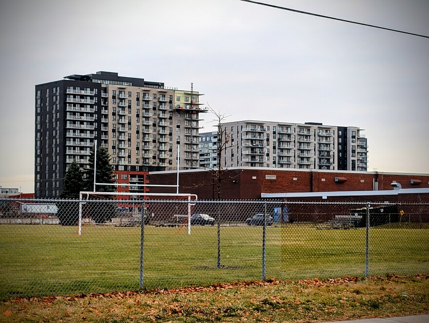 PXL_20241203_185121545.NIGHT~2