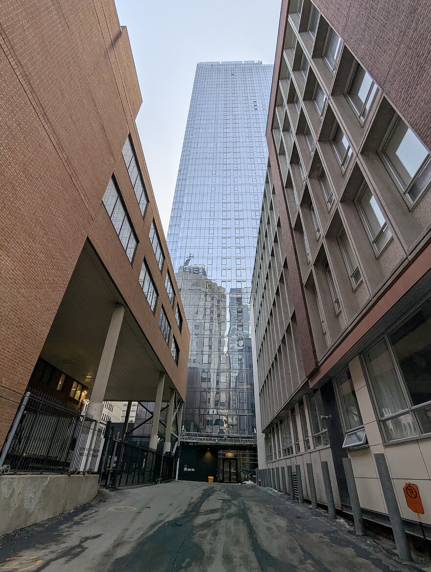 PXL_20250314_221822551