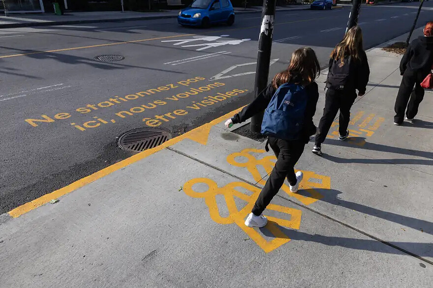 PHOTO PATRICK SANFAÇON, LA PRESSE - Nouveau marquage au sol de l’Agence de mobilité durable de Montréal pour attirer l’attention des automobilistes