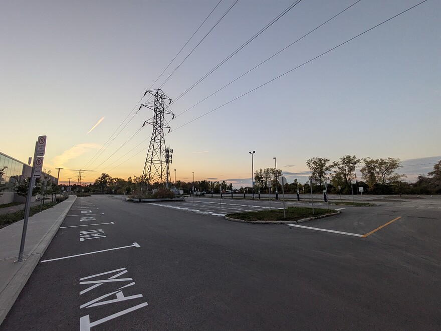 PXL_20251003_223928254