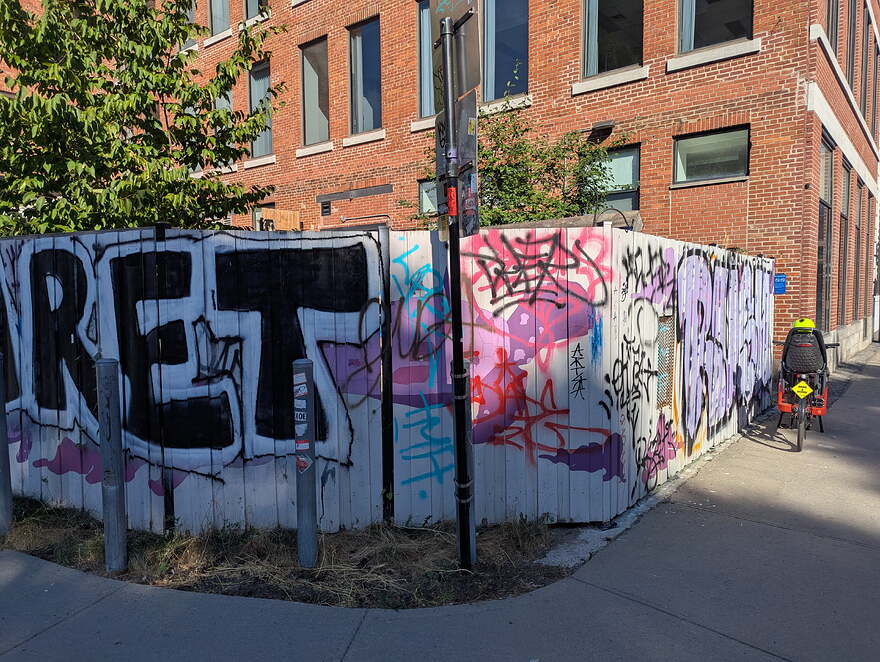 PXL_20250821_204601978.MP