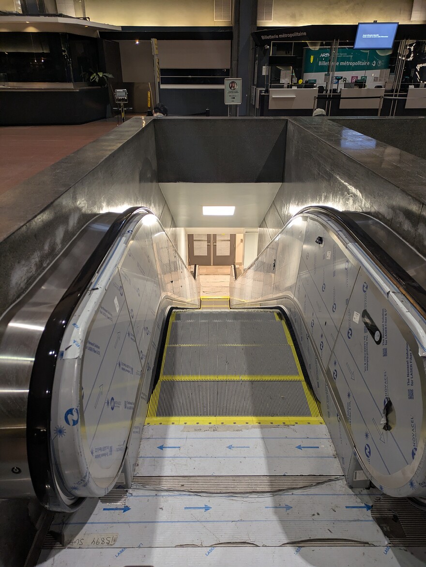 PXL_20251019_230632898