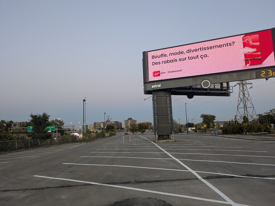 PXL_20251003_224323833