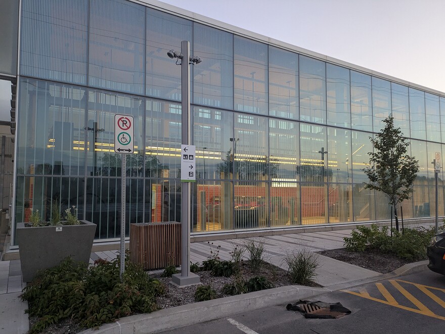 PXL_20251003_223826536