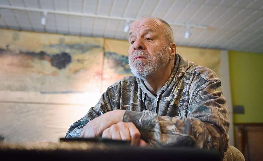 Pour survivre, Yvon Robertson est tombé dans la prostitution. Depuis, il a dû mal à retomber en amour.