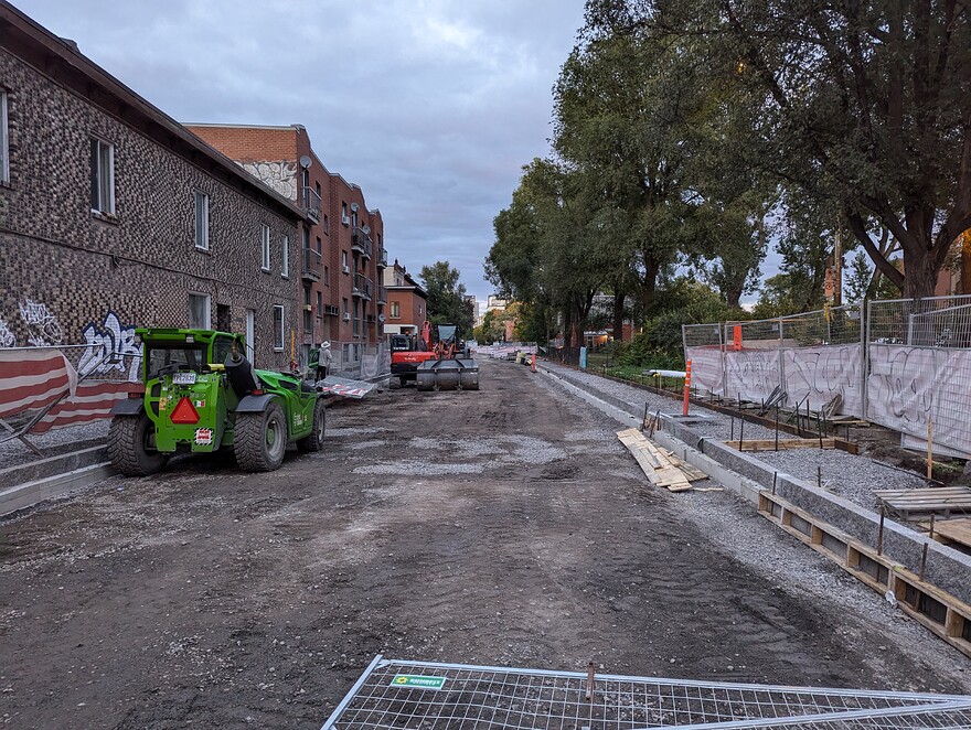 Saint-Antoine / Saint-Ferdinand 👁️➡️ Est