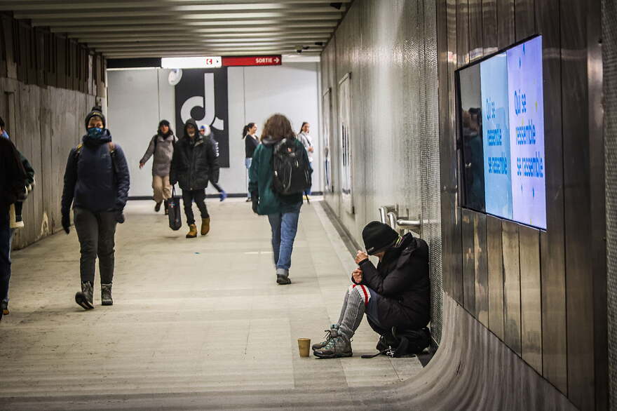 Un des couloirs menant à la station Berri-UQAM Marie-France Coallier Le Devoir