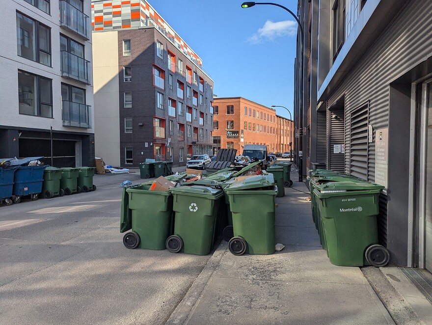 Rue Saint-Martin, entre Notre-Dame et William