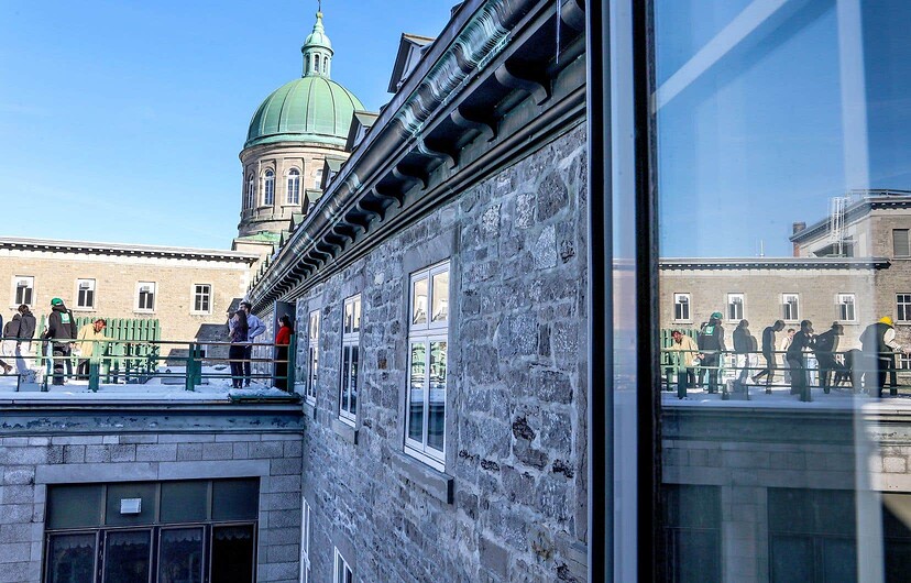 Le grand ensemble conventuel des religieuses hospitalières de Saint-Joseph jouxte l’ancien Hôtel-Dieu, près du mont Royal, à Montréal.