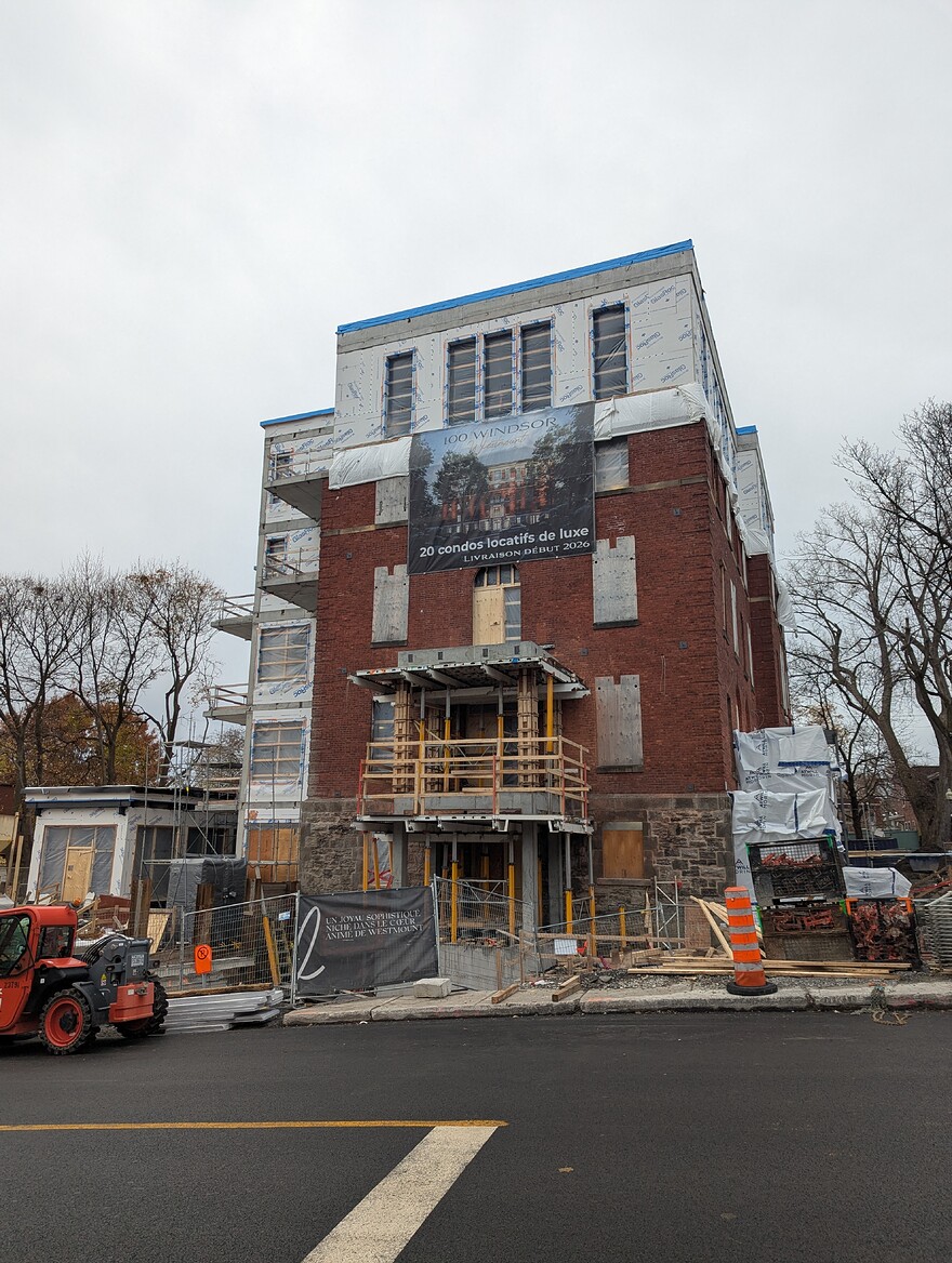 PXL_20251125_125927953