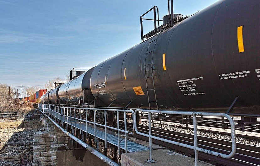Près de 11 000 wagons-citernes pourraient traverser chaque année Montréal d’est en ouest, en passant par des secteurs résidentiels, pour alimenter uniquement l’aéroport Pearson de Toronto.