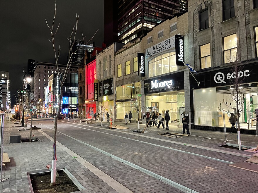 Ste Catherine entre Mansfield et Metcalfe, vue direction est
