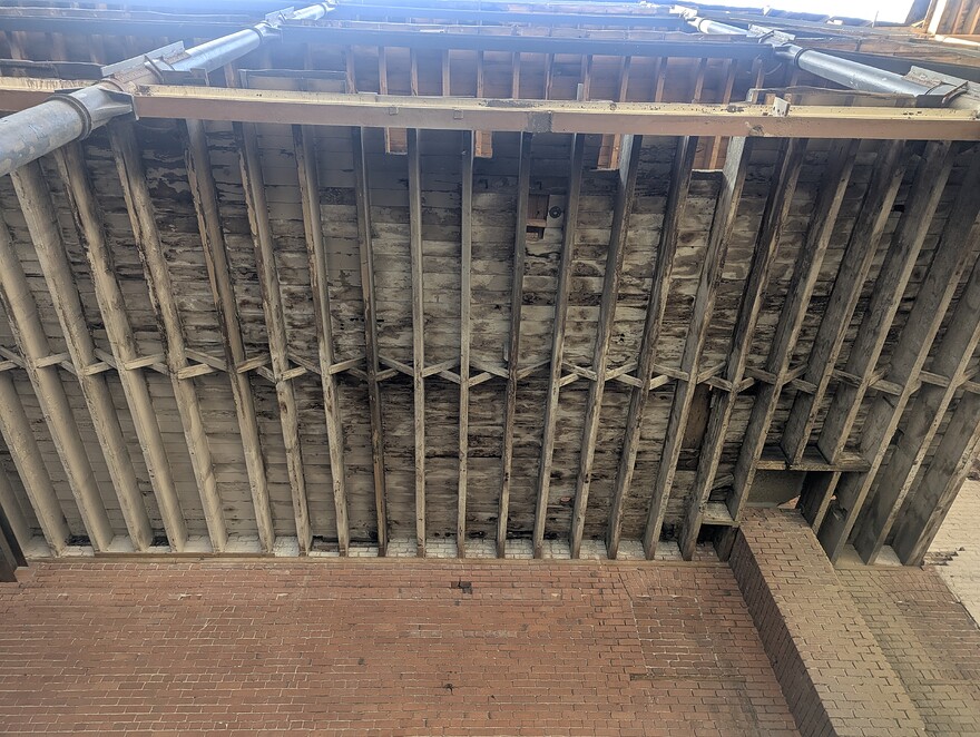 PXL_20250208_184004103