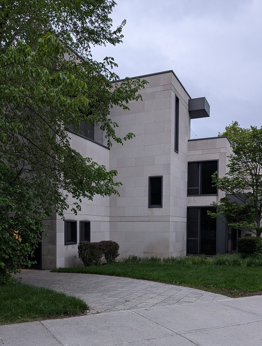 PXL_20250521_001158684~2