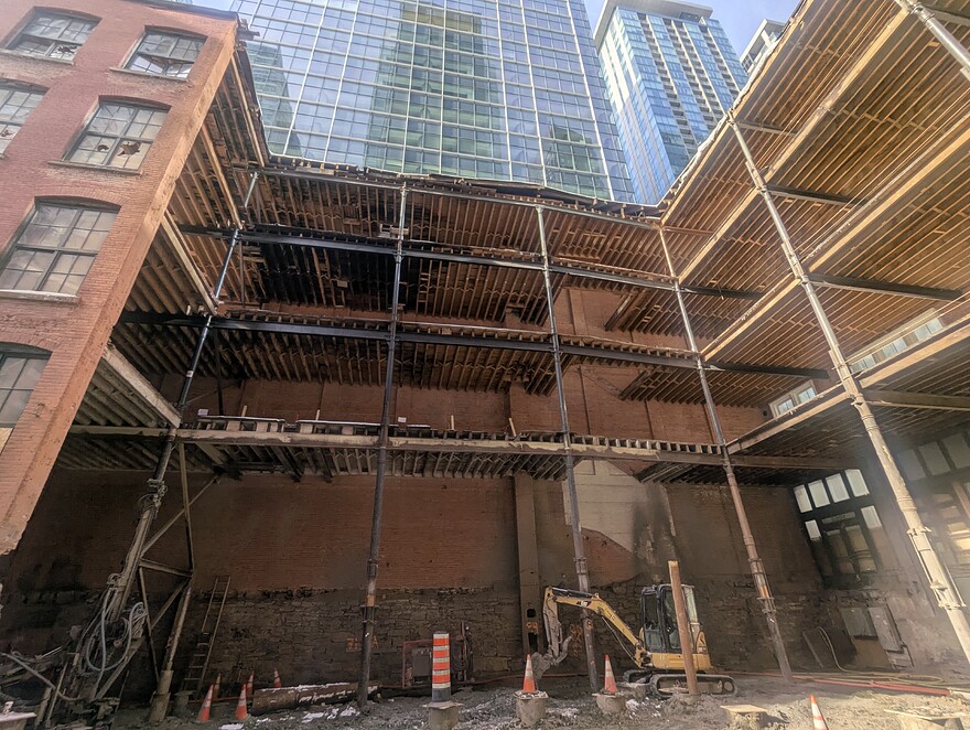 PXL_20250208_183907998