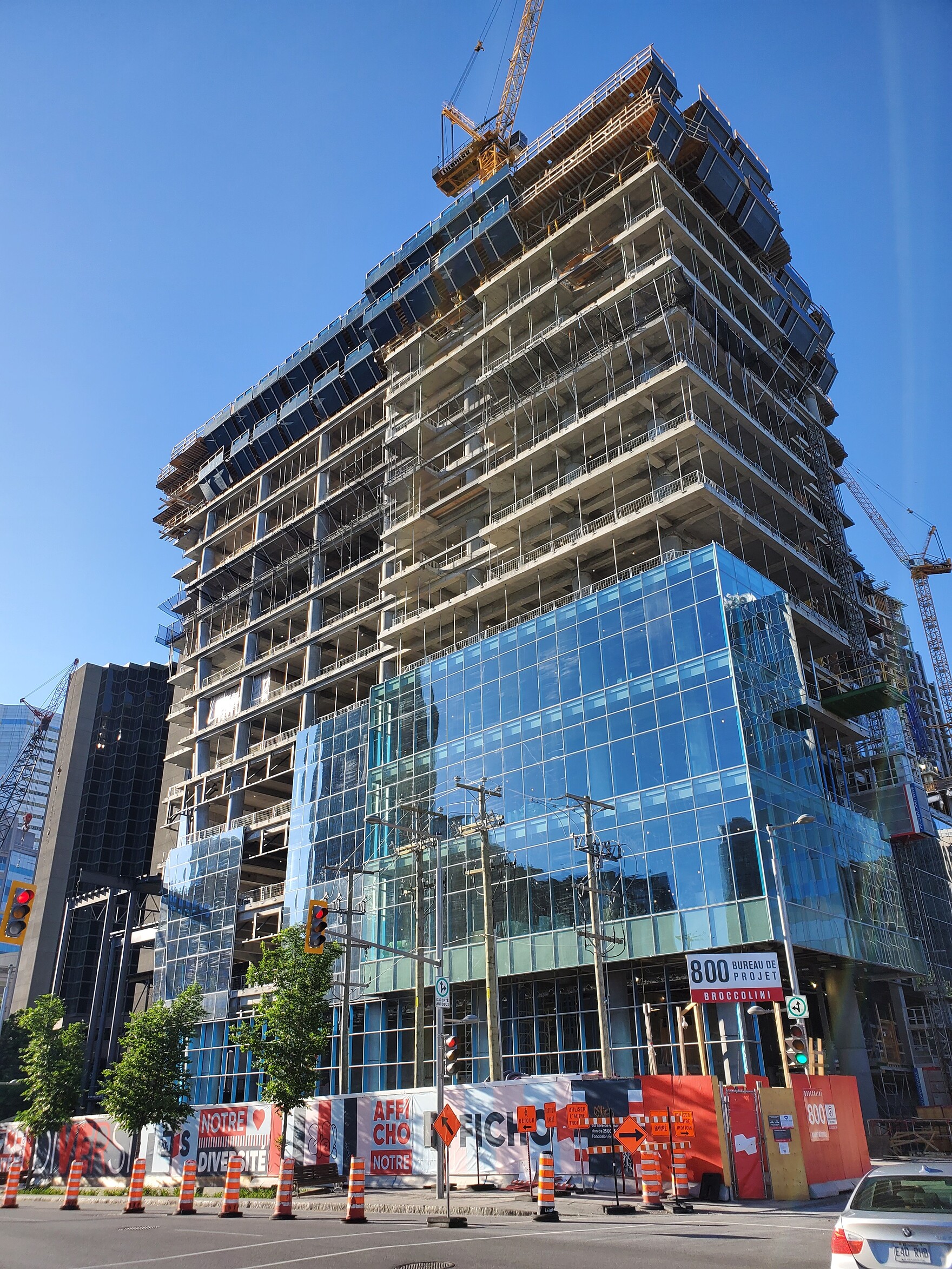 800 SaintJacques (Banque Nationale) 40 étages 216 par rusty
