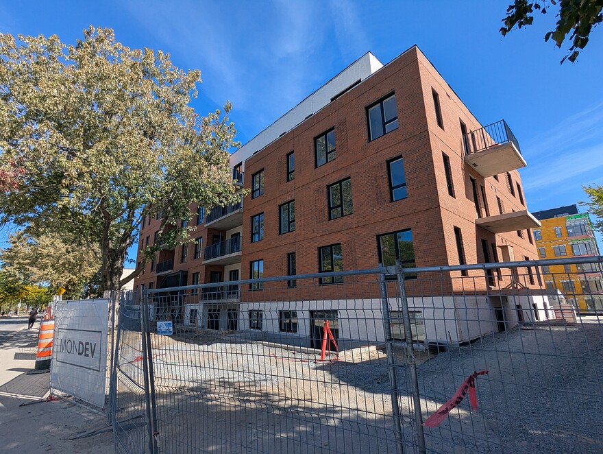 PXL_20250921_164951655