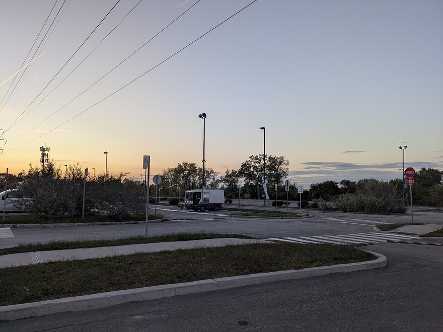 PXL_20251003_223747251