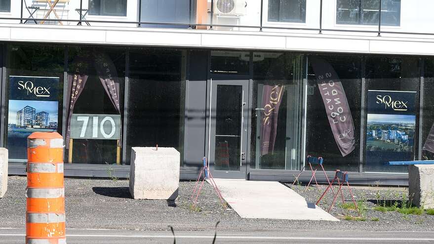 «On était tellement accroché par l’avantage des services, le beau condo qu’on va avoir quand ça va être prêt. [...] On se motivait en se disant qu’on va l’avoir», raconte l'un des locataires ou anciens locataires.