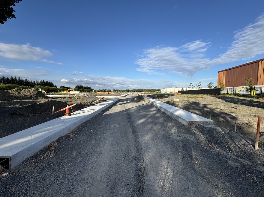 Vue vers l'est depuis la rue Charles-E.-Frosst