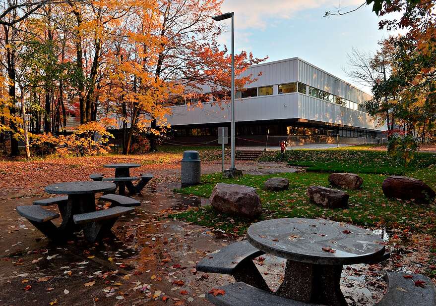 La vingtaine de classes modulaires seront annexées au Collège des Compagnons.
