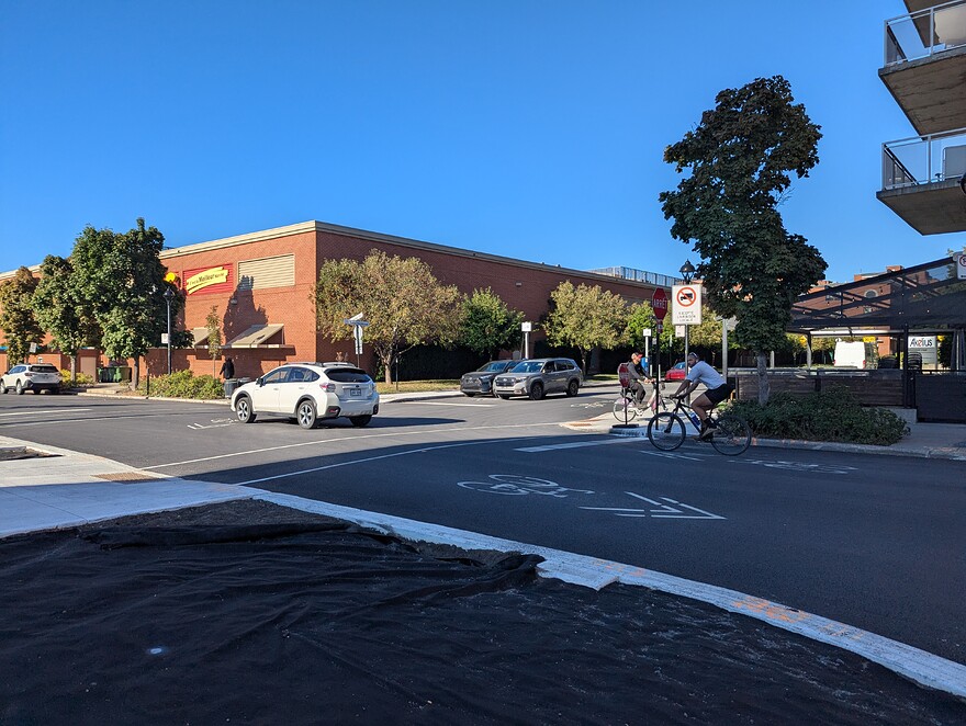 PXL_20250930_200804693