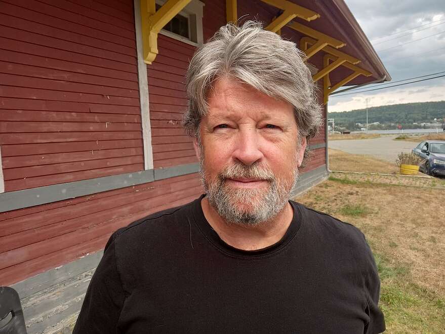 L’hôtelier Benoit Pilon, de Port-Daniel, assure que le tourisme contribue au redressement démographique de la Gaspésie.