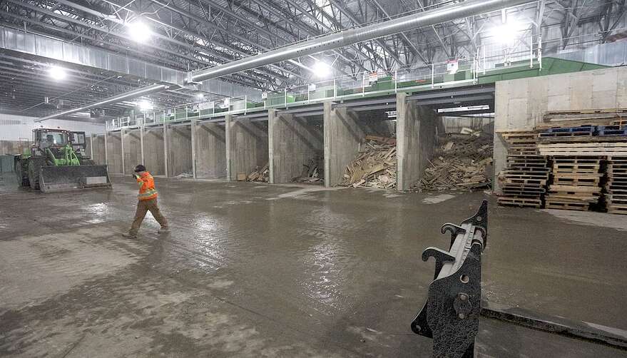 On estime que les équipements à la fine pointe de la ligne de triage permettront de traiter 25 tonnes de matières par heure.