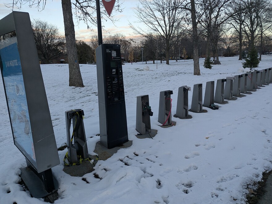 PXL_20251118_205904304