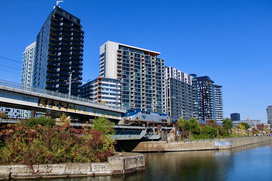 FEB2A2D0-A166-4EE7-993F-3A35C1E90C41_1_201_a