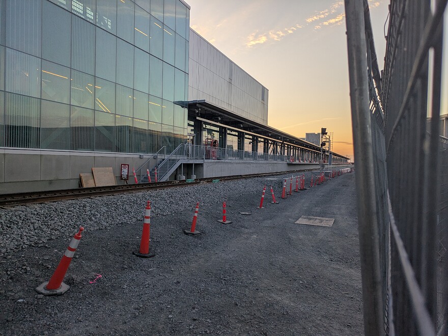 PXL_20251003_221520087