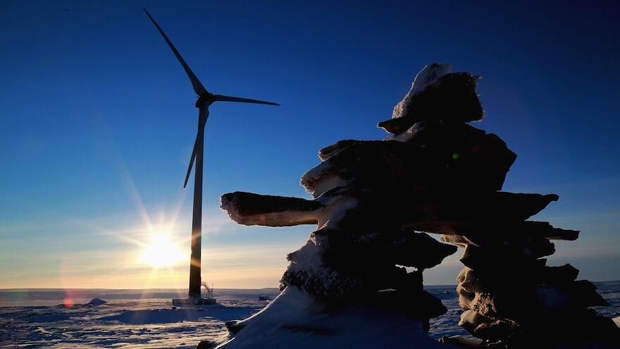 Une éolienne installée par Tugliq Énergie à la mine Ragla,n au Nunavik, en 2015.