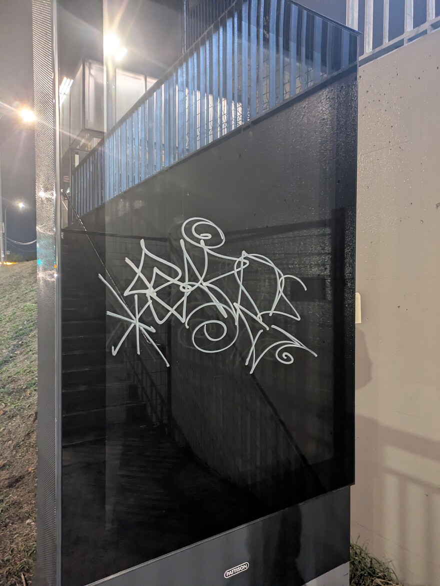 PXL_20251024_234250104