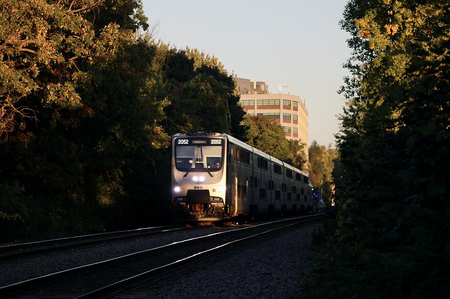 646BF2B7-8A4E-42B5-A5FB-D3450E72AB2D_1_201_a