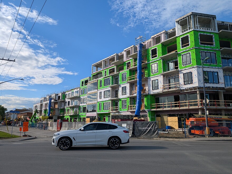 PXL_20250526_214851972