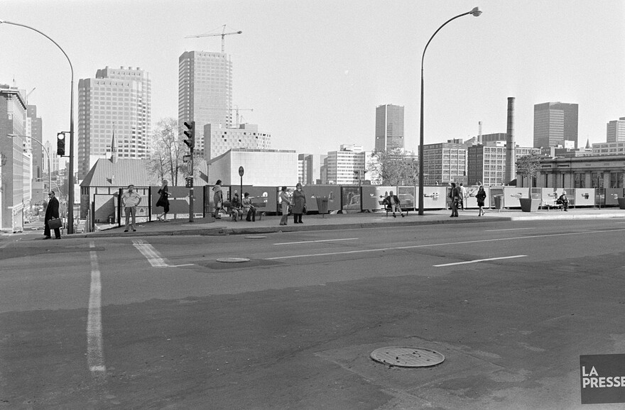 06M_P833S5D1975-0386_0011