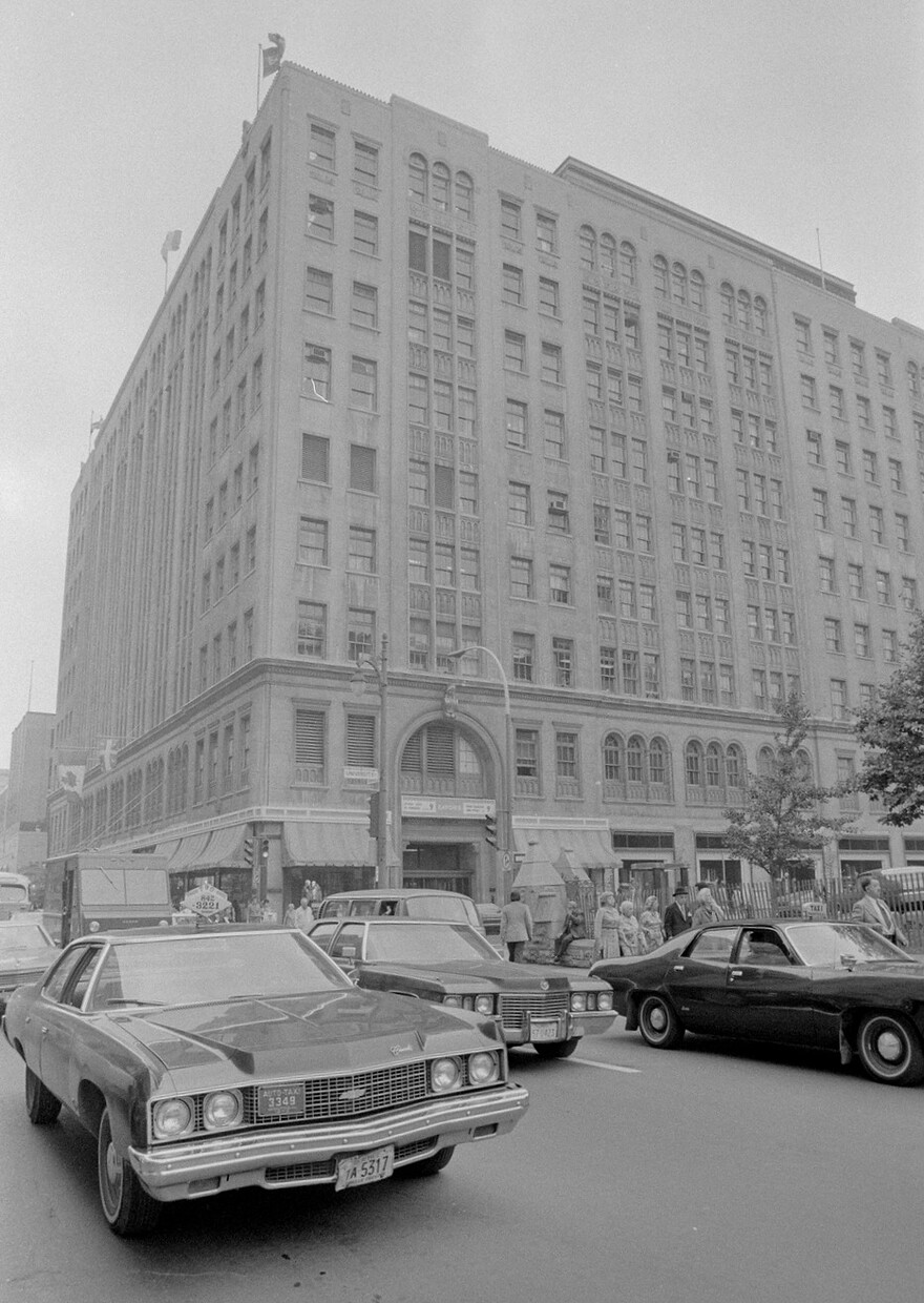 06M_P833S5D1974-0369_0002