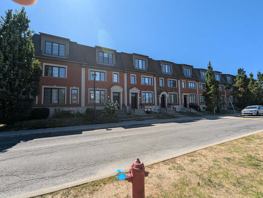 PXL_20250815_180857103.MP