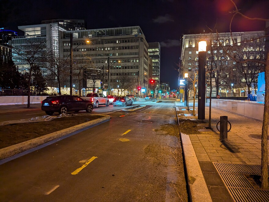 Saint-Antoine / Beaver Hall ➵ Ouest