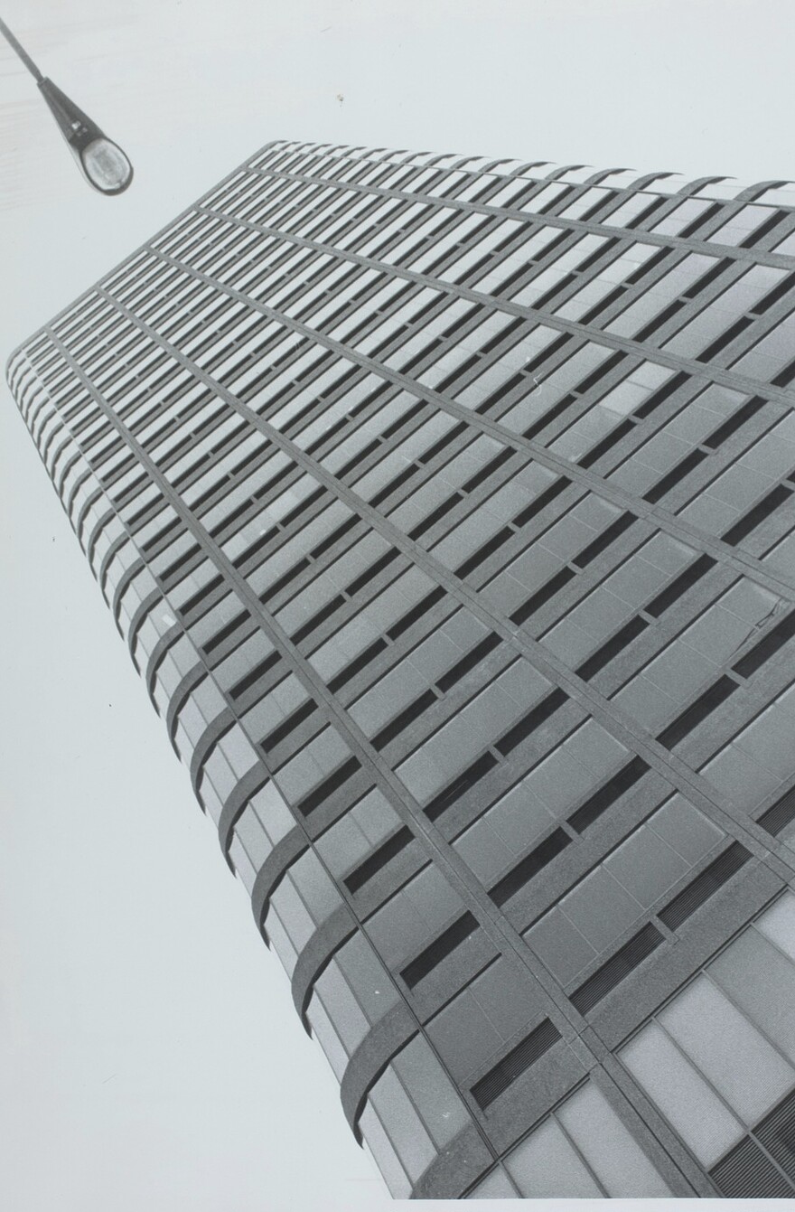 06M_P833S4D0397_0023_1