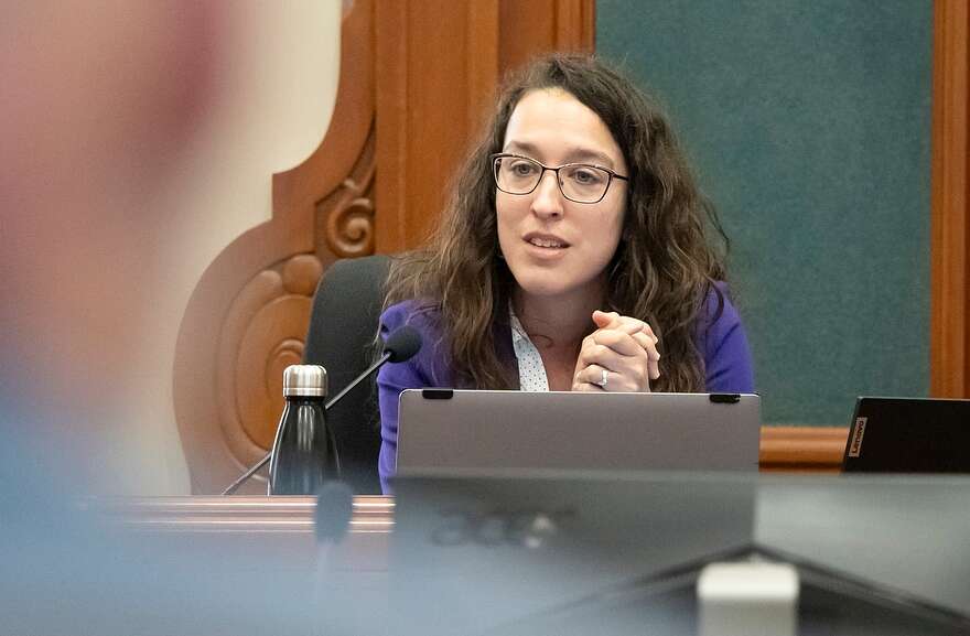 La mairesse de Sherbrooke, Évelyne Beaudin, ne ferme pas la porte à une aide pour que les promoteurs puissent bâtir au centre-ville.|1440x0