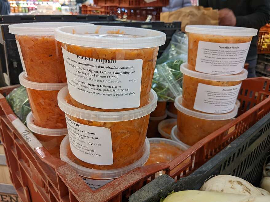 La Ferme Hantée comme dans... la fermentée. La maraîchère Léa Charest offre aussi des produits de lactofermentation, notamment du kimchi et de la choucroute.